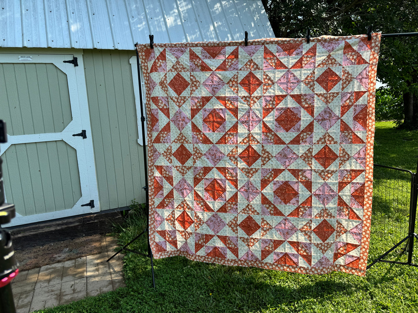 “Blush & Flowers 2.0” HST StarBurst! Quilt Kit