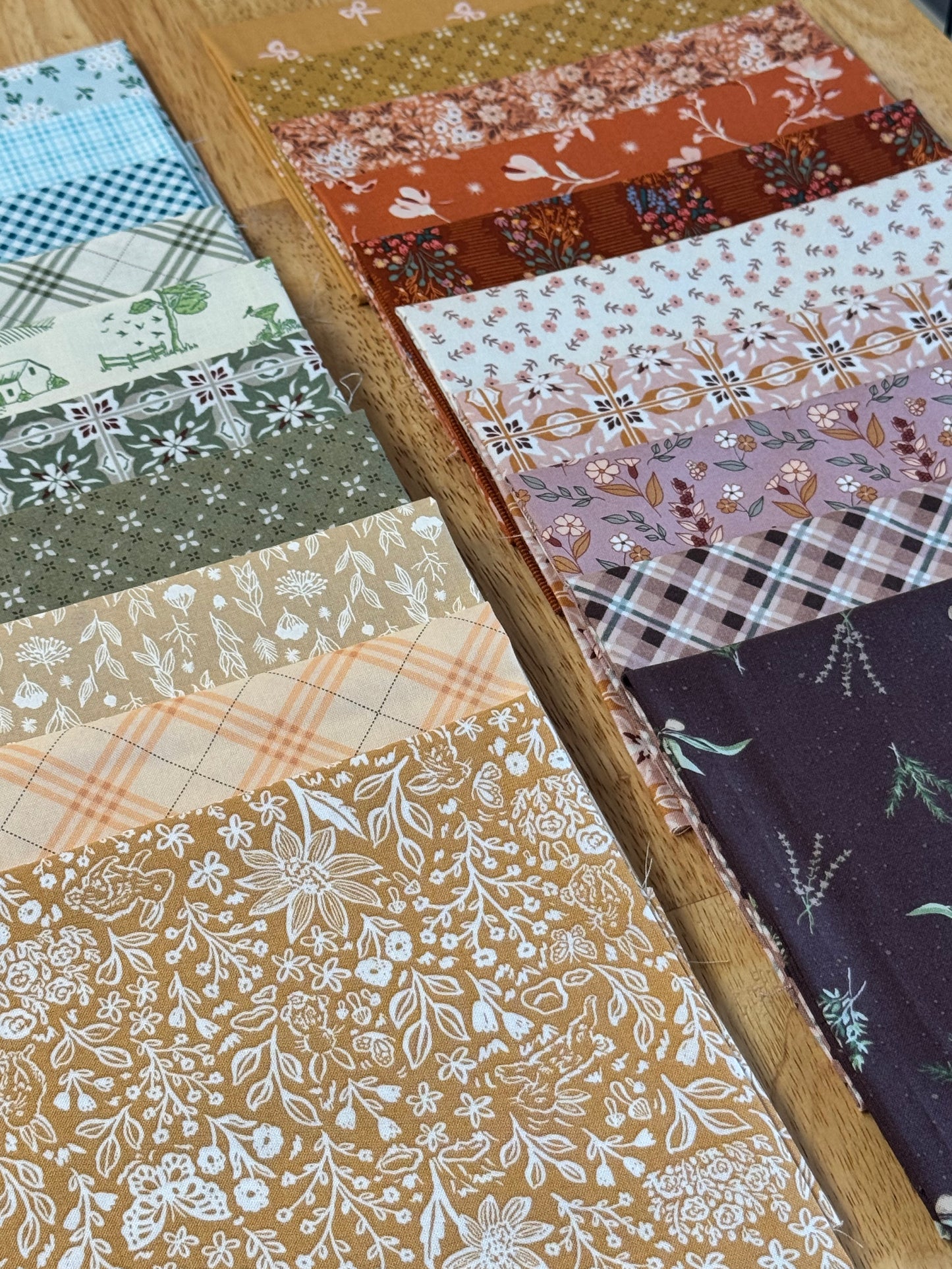 20 Autumn Vibes Fat Quarter Bundle