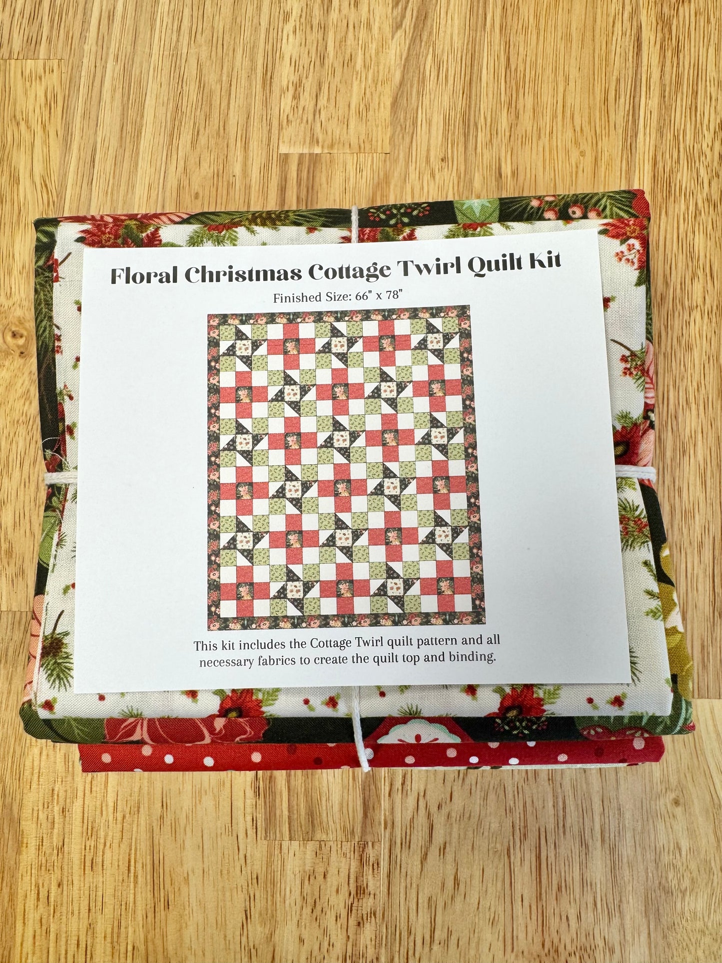 "Floral Christmas" Cottage Twirl Quilt Kit