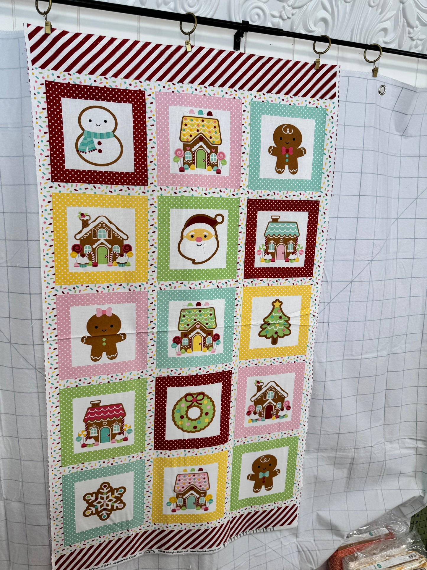 Gingerbread Friends Panel- Gingerbread Kisses