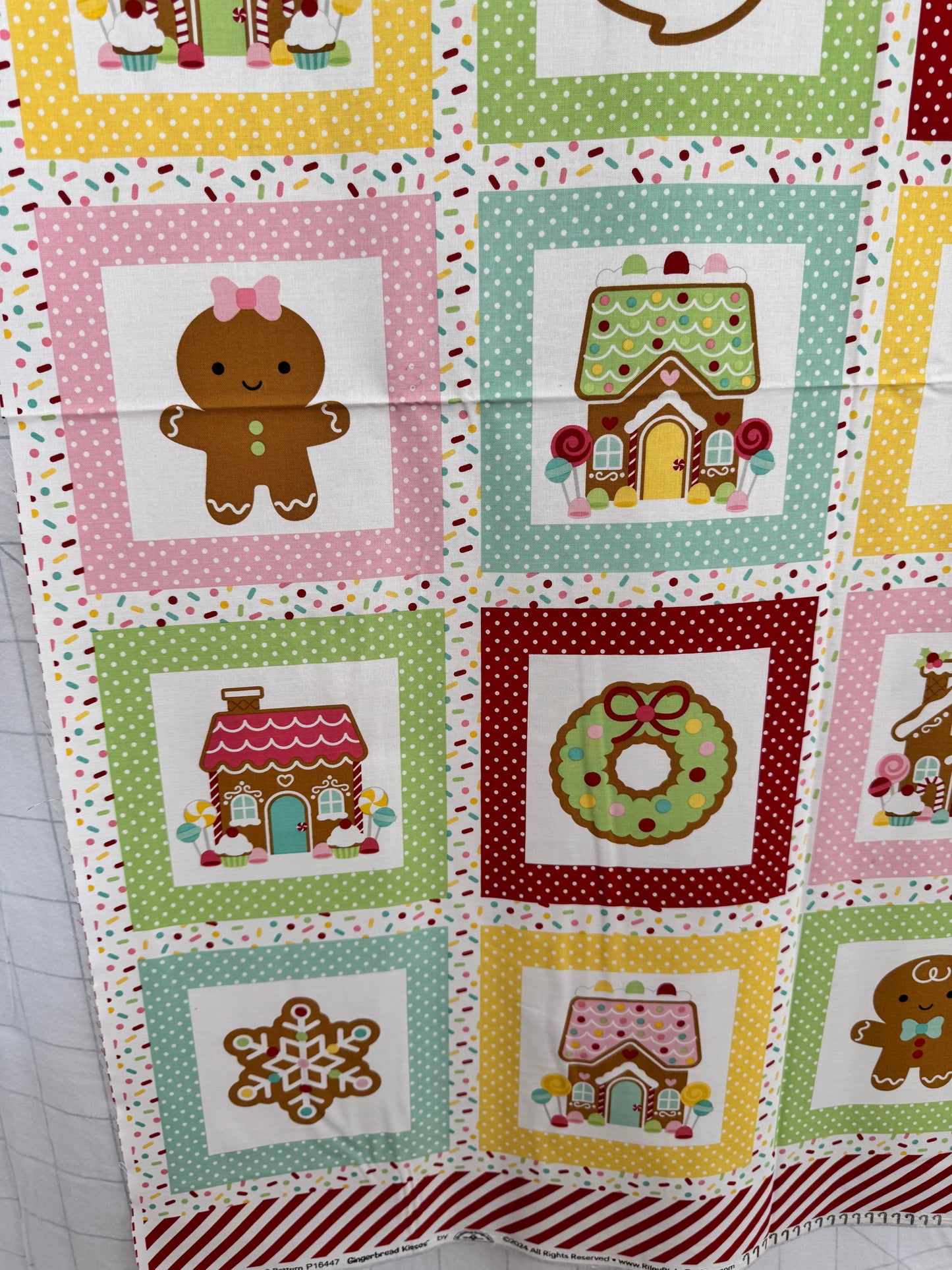 Gingerbread Friends Panel- Gingerbread Kisses