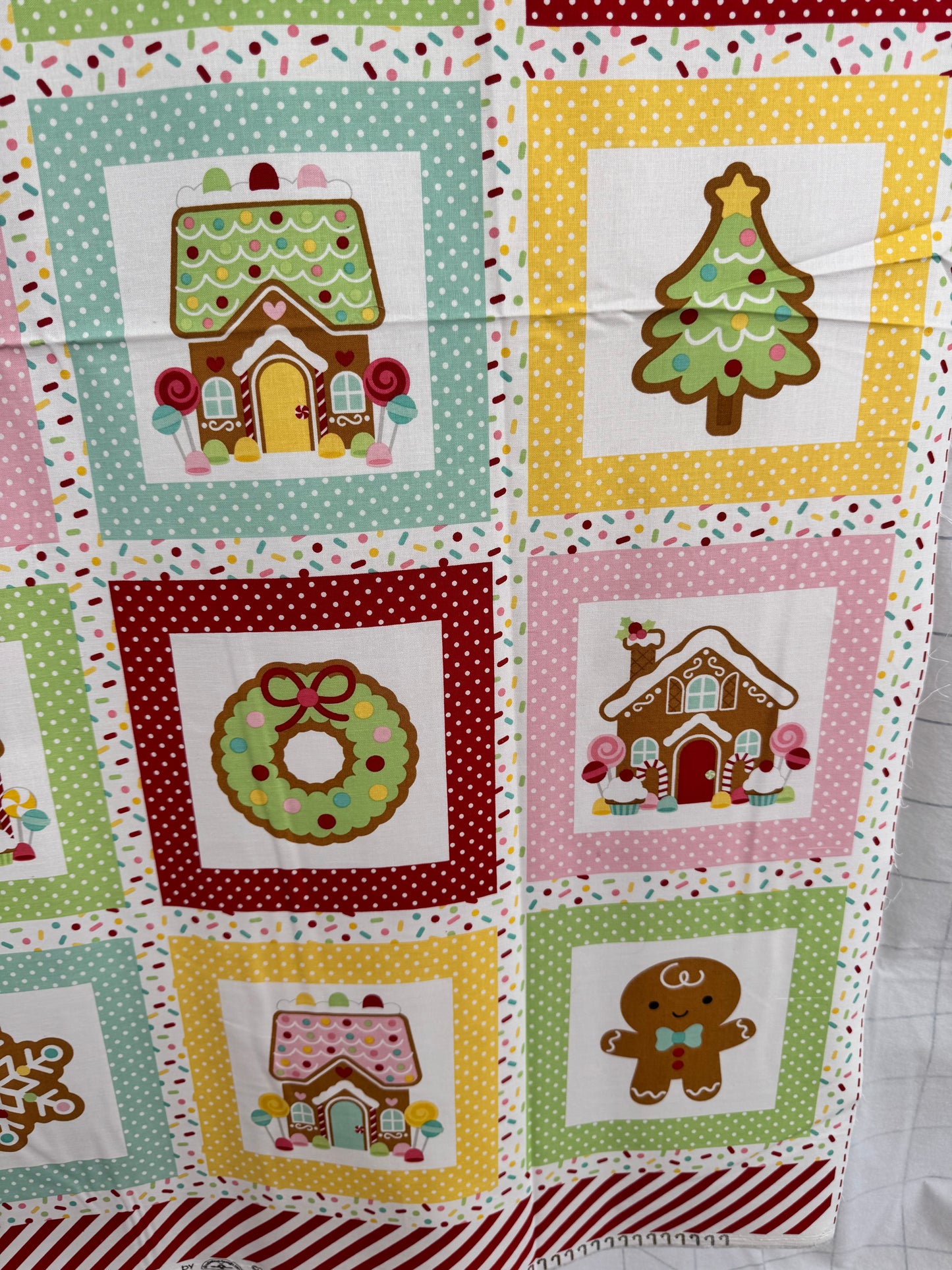 Gingerbread Friends Panel- Gingerbread Kisses